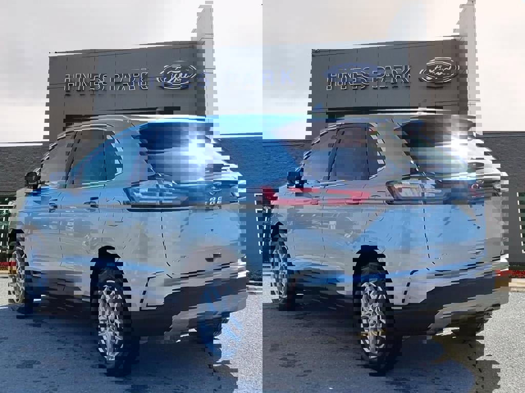 Used 2023 Ford Edge SEL w/ Convenience Package image 5