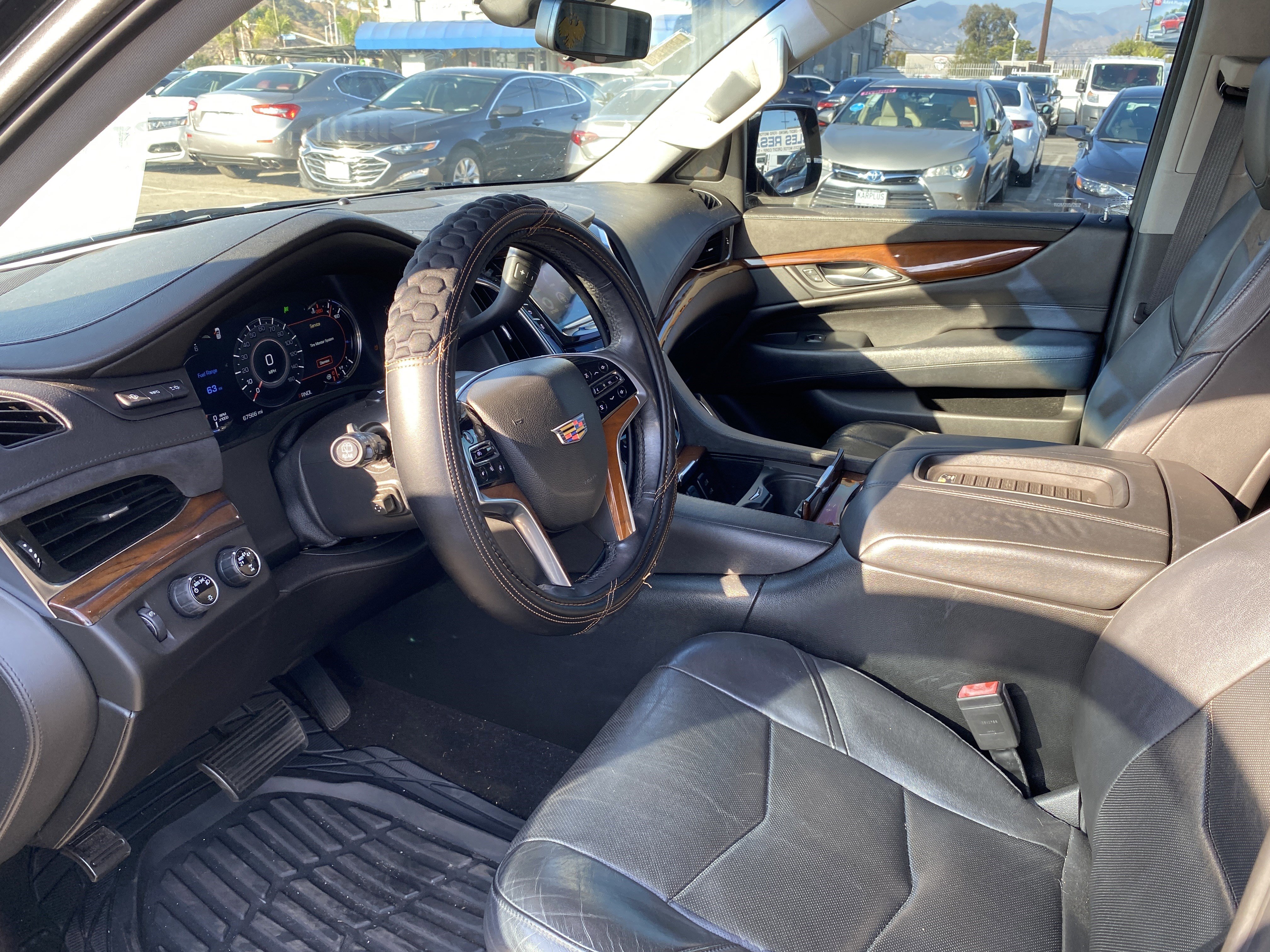 Used 2018 Cadillac Escalade Luxury image 8