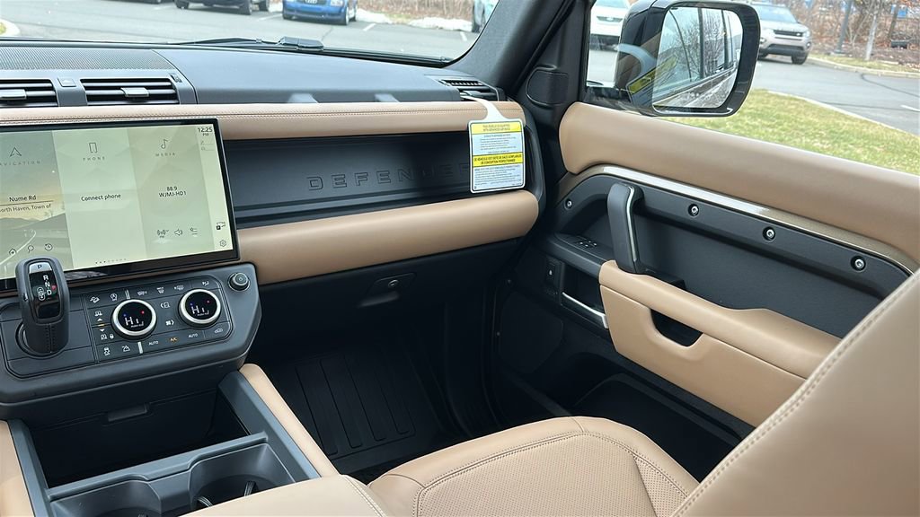 New 2026 Land Rover Defender 110 X-Dynamic SE image 24