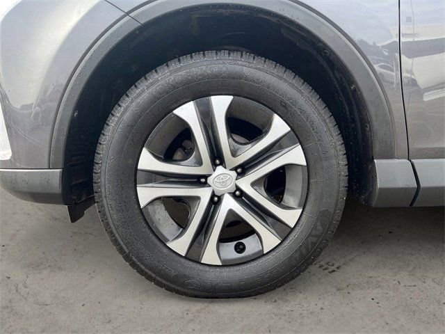 Used 2016 Toyota RAV4 LE image 29