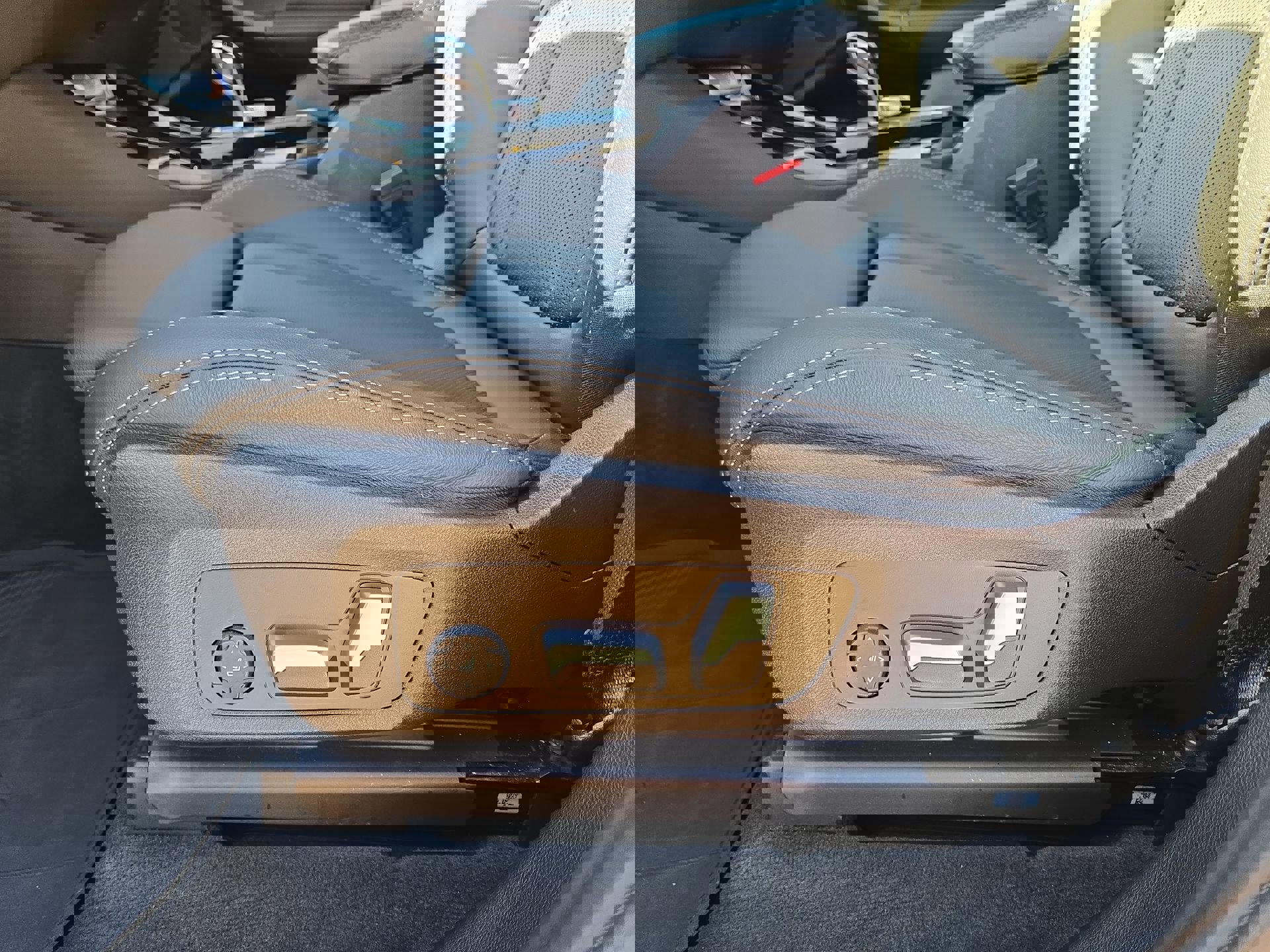 Used 2023 BMW X3 sDrive30i w/ Premium Package RWD image 17