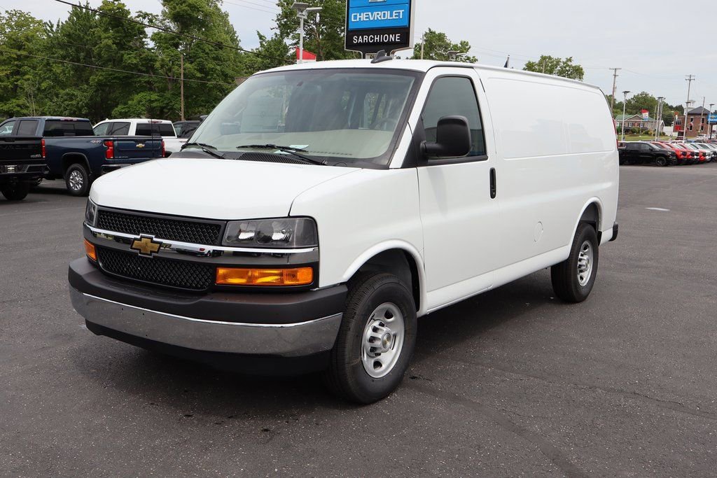 New 2025 Chevrolet Express 3500 w/ Chrome Appearance Package RWD image 19