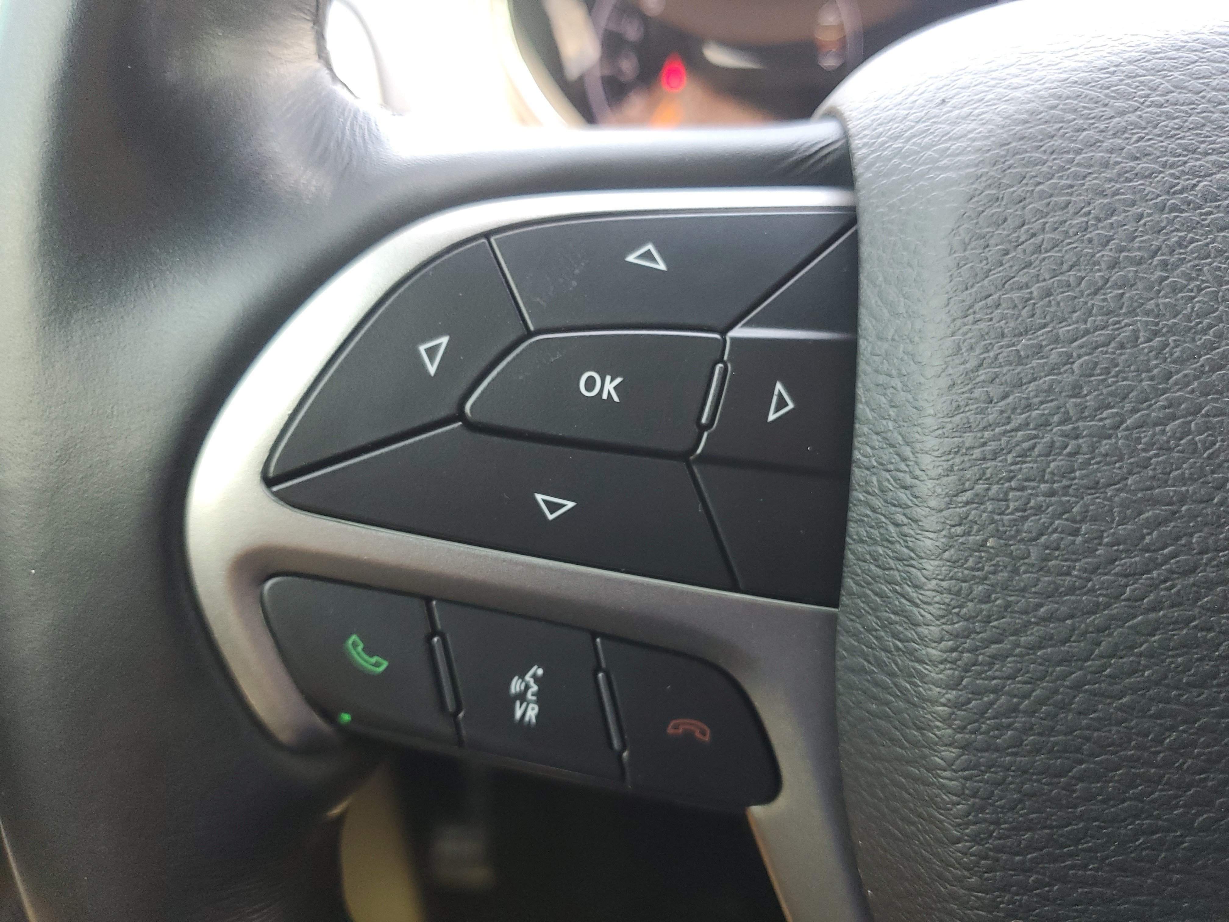 Used 2021 Jeep Grand Cherokee Laredo X RWD image 16