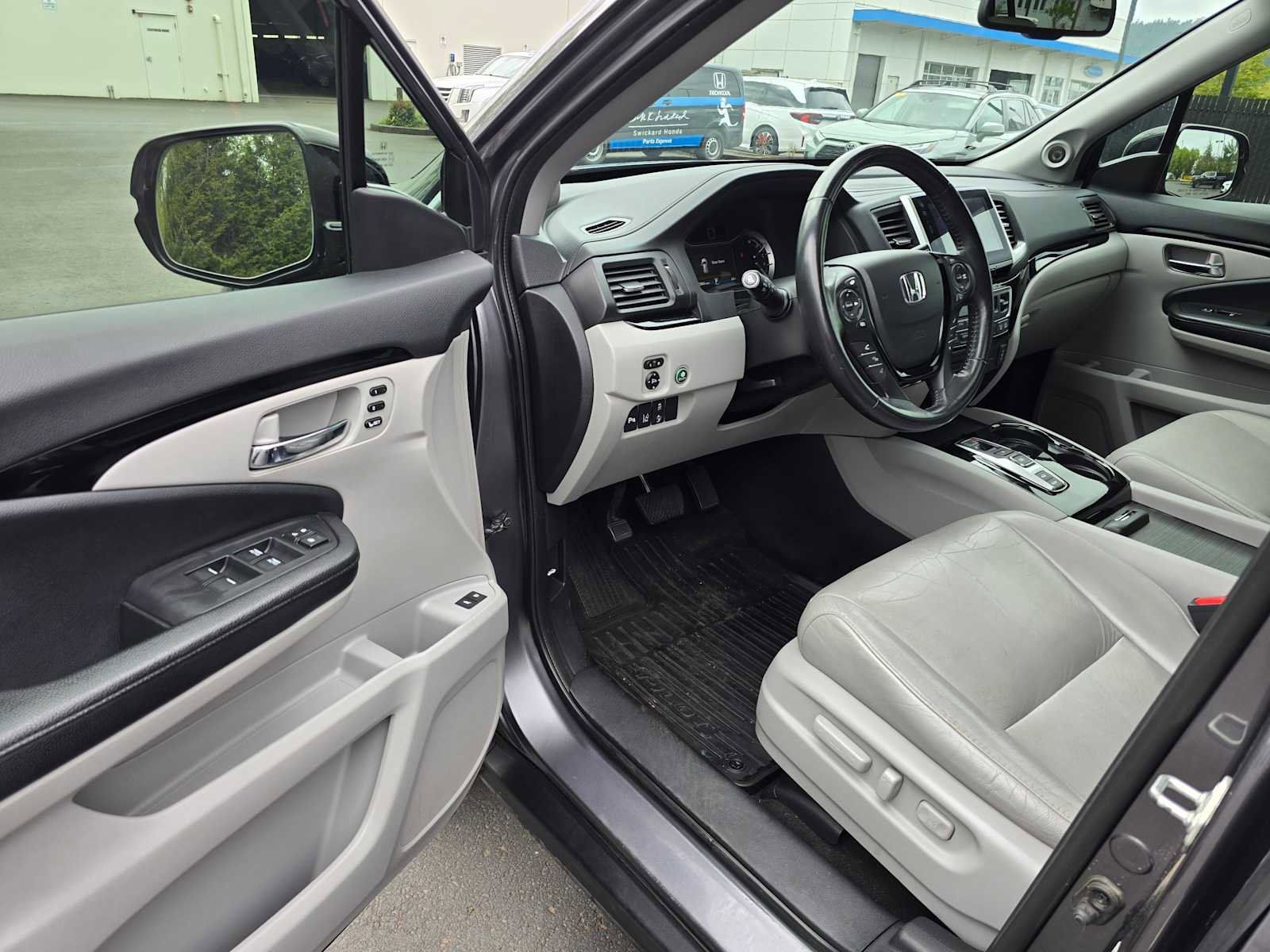 Used 2016 Honda Pilot Touring image 22