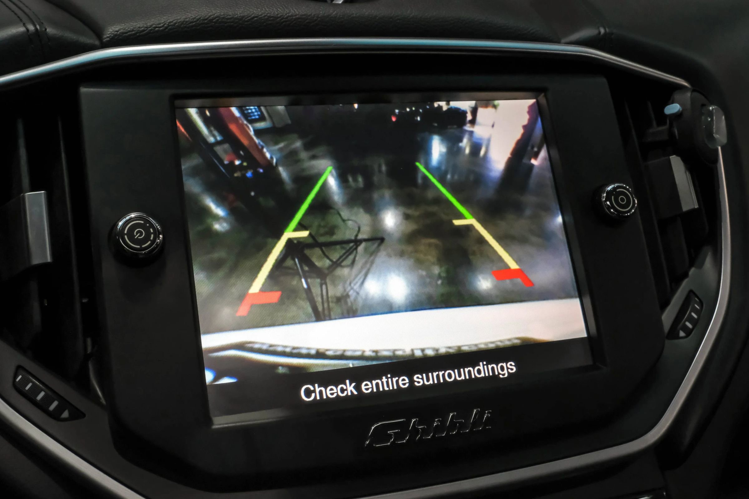 Used 2016 Maserati Ghibli S image 22