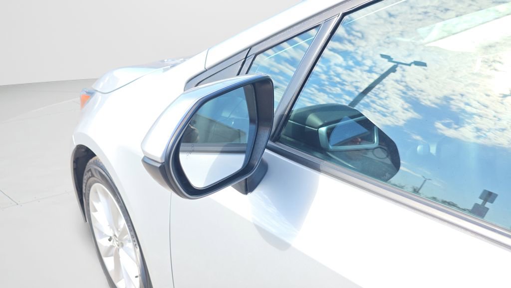 Used 2021 Toyota Corolla LE w/ LE Convenience Package FWD image 27