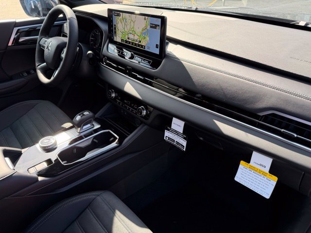 New 2026 Mitsubishi Outlander LE FWD image 11