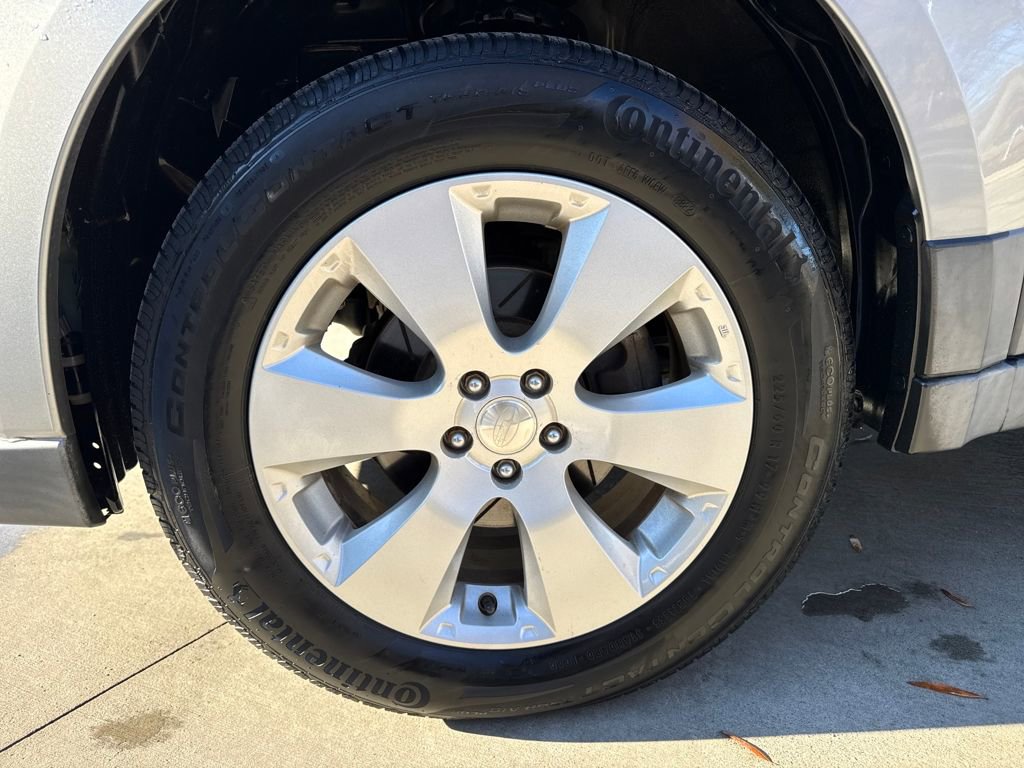 Used 2010 Subaru Outback 2.5i Limited image 11