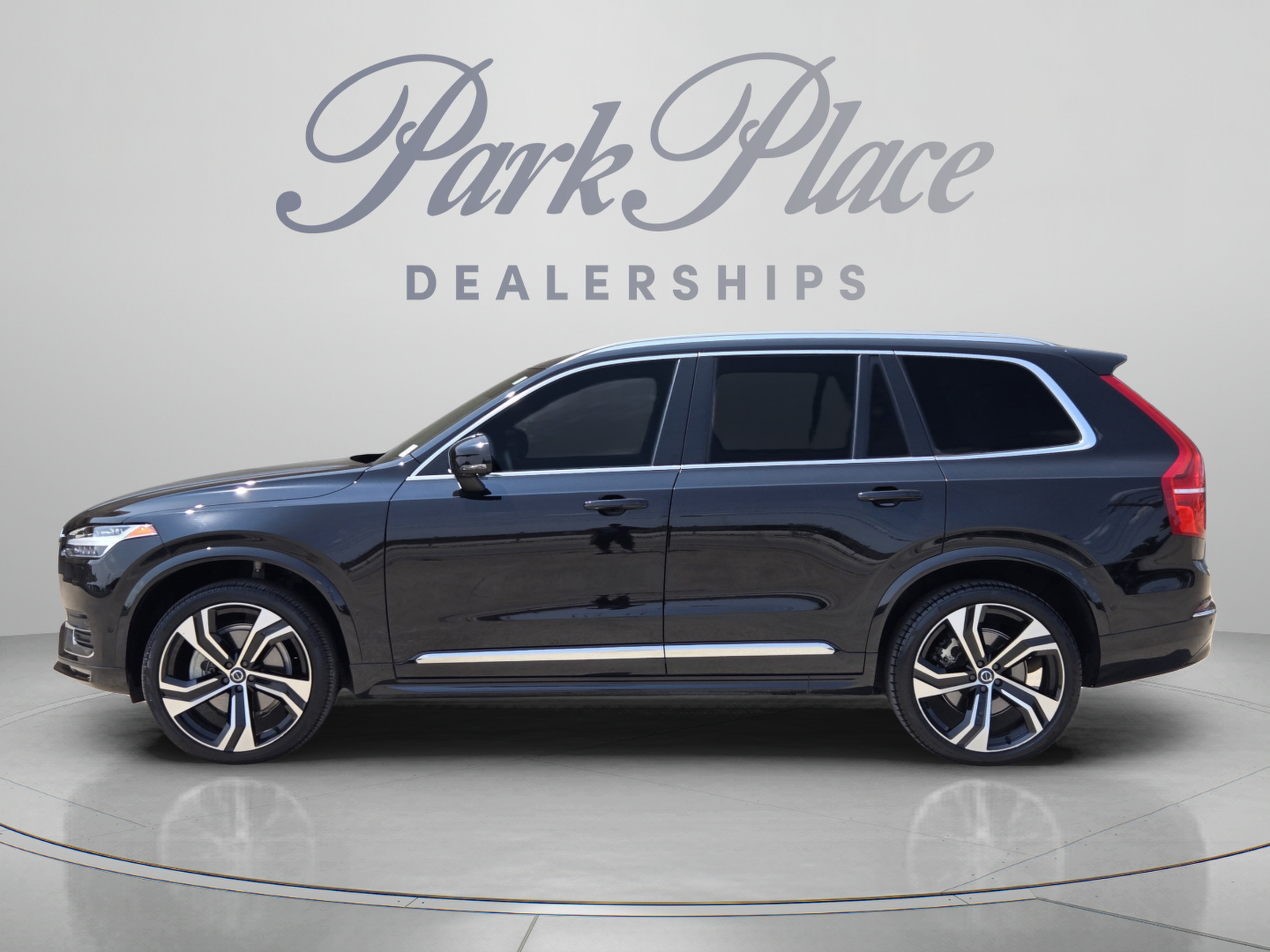 Used 2024 Volvo XC90 B6 Ultimate w/ Protection Package Premier AWD/4WD image 2
