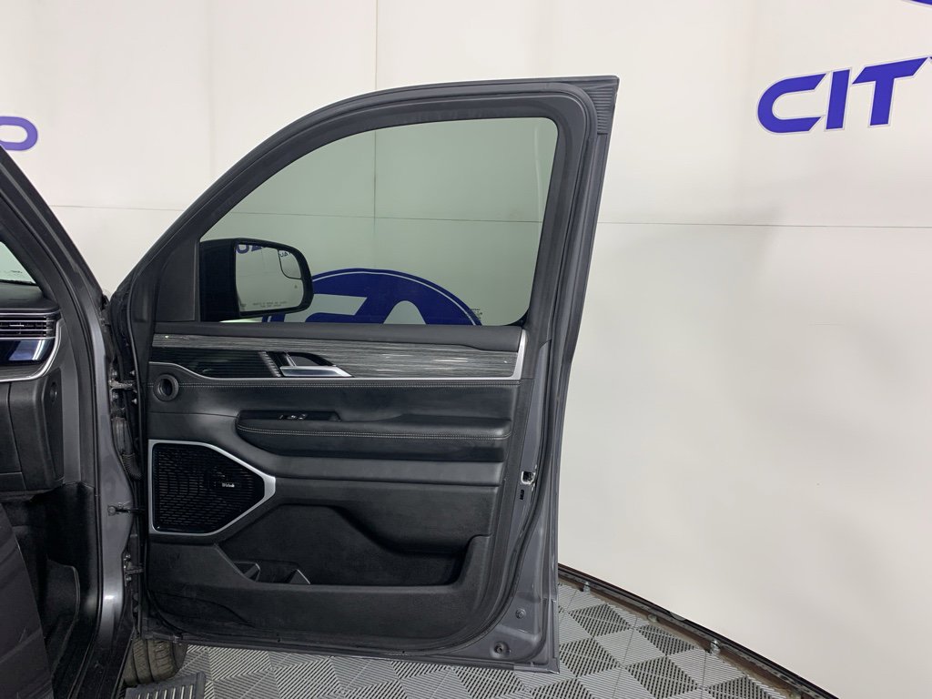 Used 2022 Jeep Wagoneer Series III w/ Premium Group I image 41