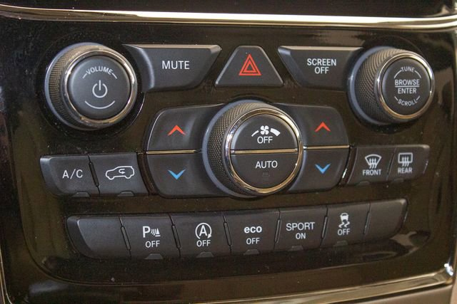 Used 2019 Jeep Grand Cherokee Limited image 28