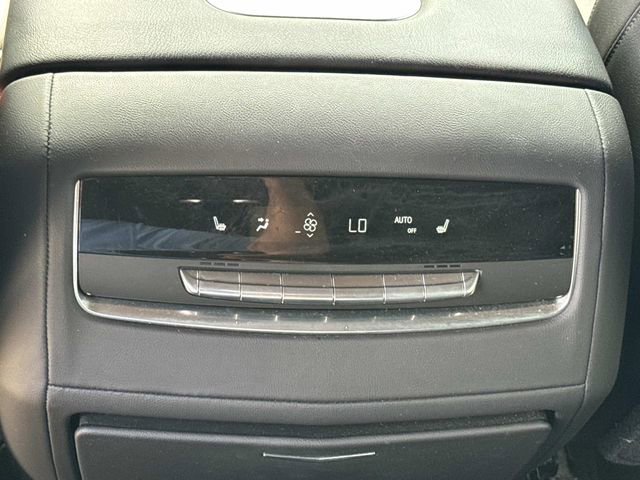 Used 2021 Cadillac Escalade Luxury image 16