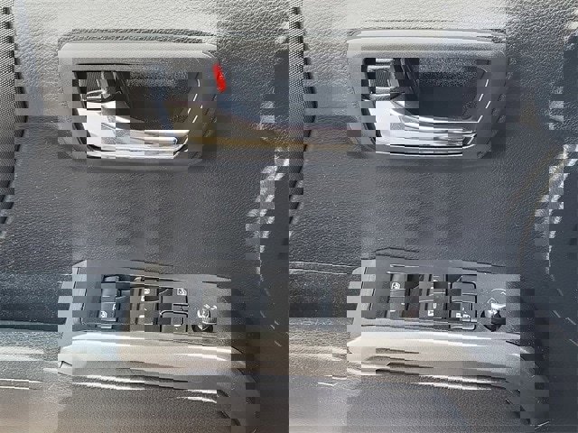 Used 2018 Toyota Tacoma TRD Off-Road image 21