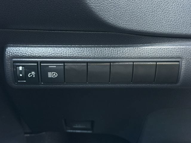 Used 2025 Toyota Corolla LE FWD image 20