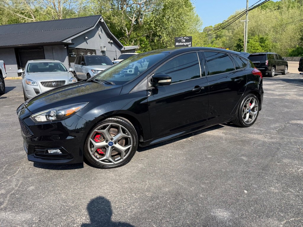 Used 2017 Ford Focus ST w/ Equipment Group 401A FWD image 29