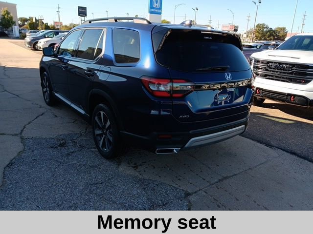 New 2025 Honda Pilot Touring image 7
