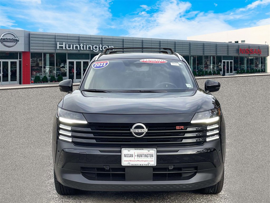 Certified 2025 Nissan Kicks SR w/ Illumination Package image 2