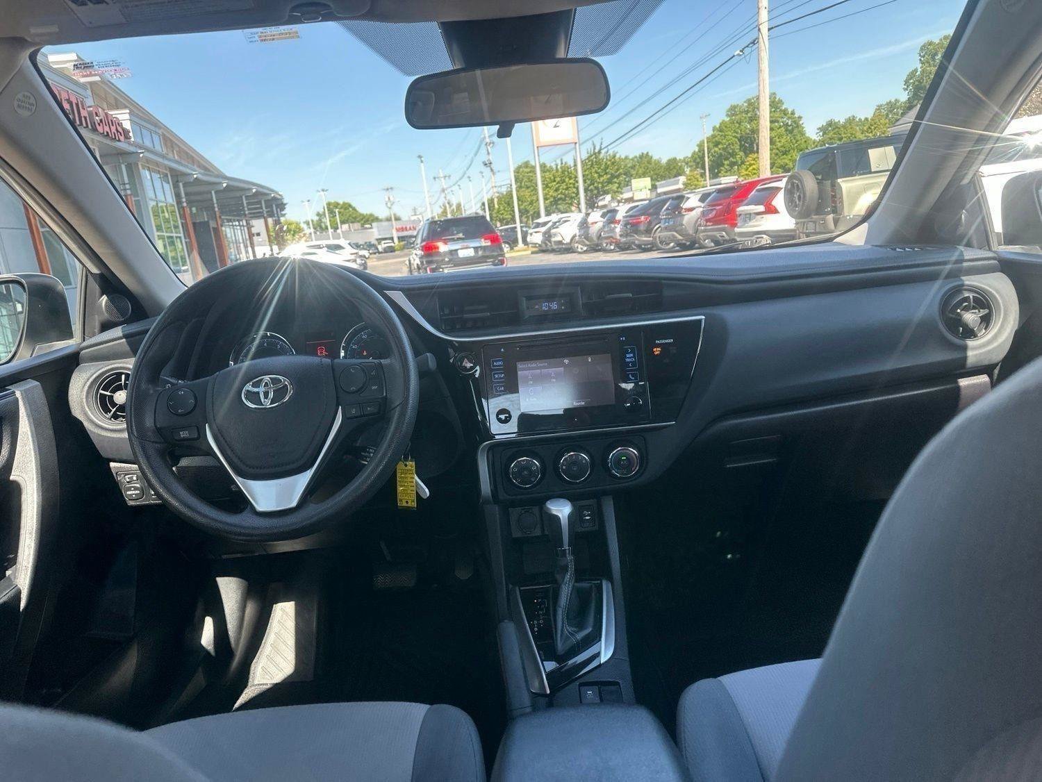 Used 2017 Toyota Corolla L FWD image 12