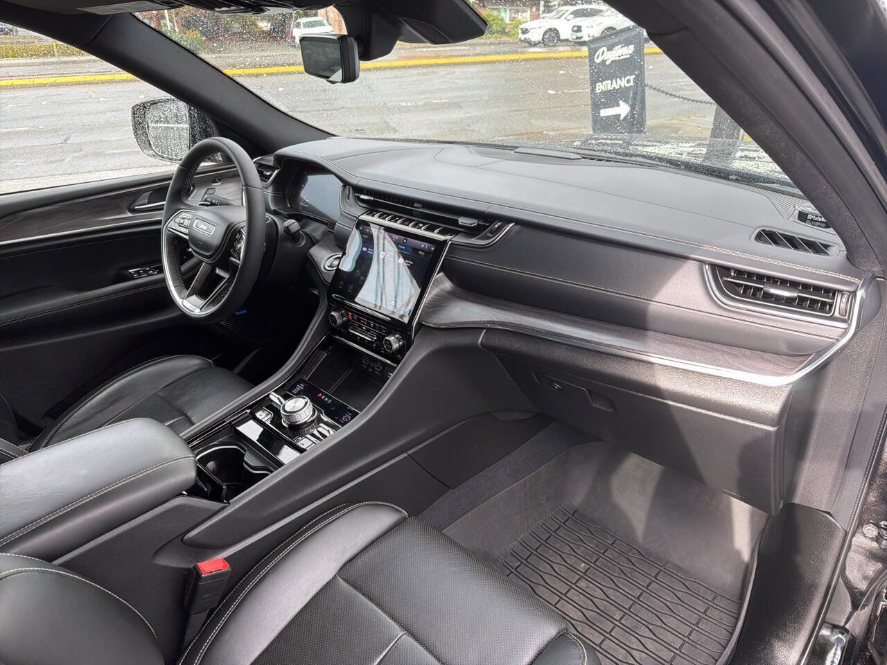 Used 2023 Jeep Grand Cherokee Overland w/ Luxury Tech Group IV image 23