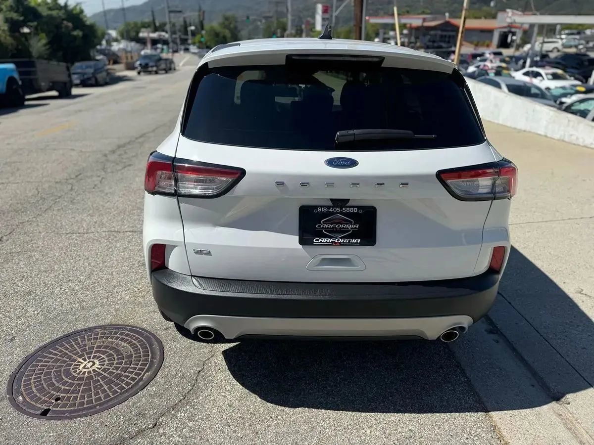 Used 2022 Ford Escape SE FWD image 5