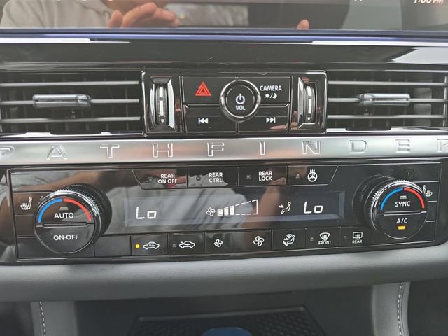 New 2026 Nissan Pathfinder SL image 4