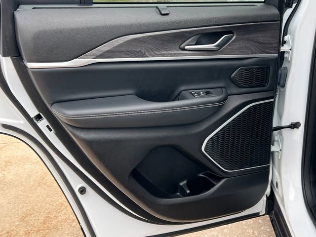 Used 2022 Jeep Grand Cherokee Limited 4xe w/ Luxury Tech Group II image 39