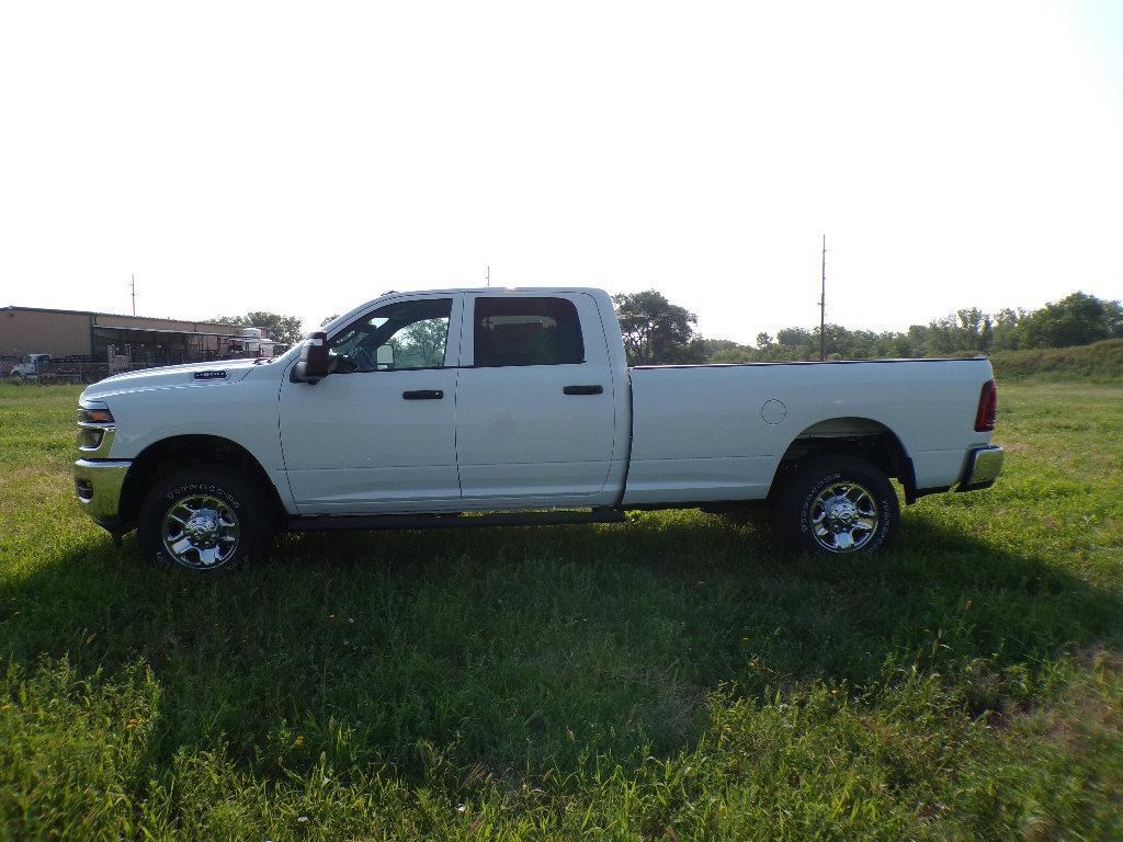 New 2026 RAM 2500 Tradesman AWD/4WD image 8