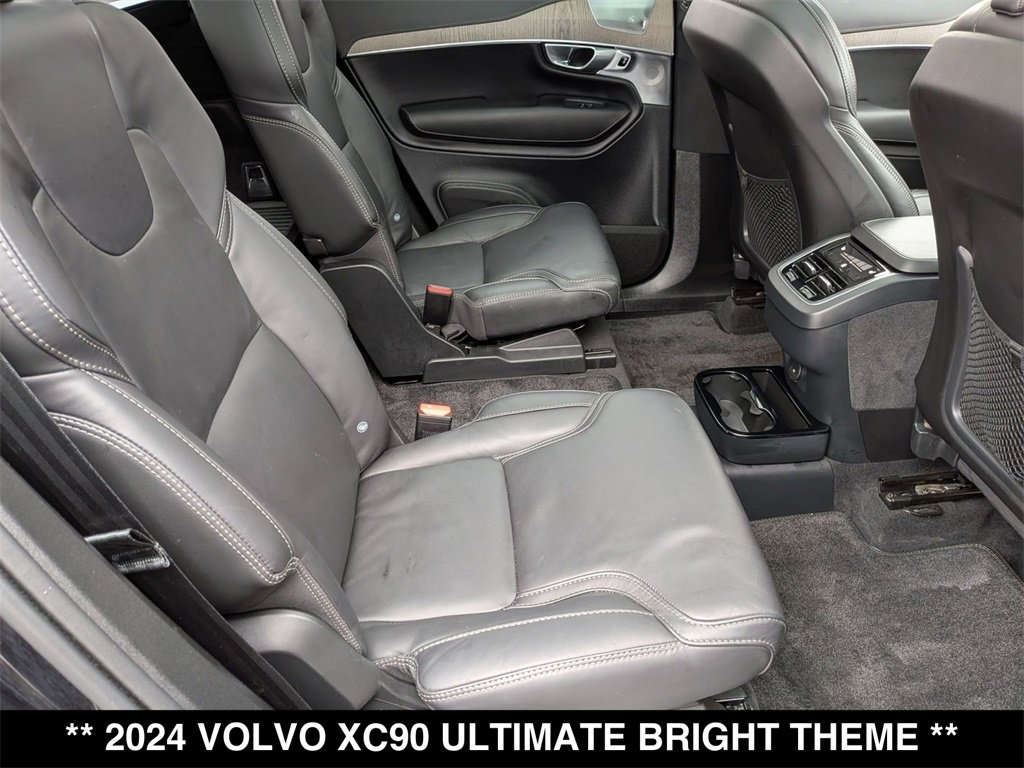 Used 2024 Volvo XC90 B6 Ultimate w/ Lounge Package image 27