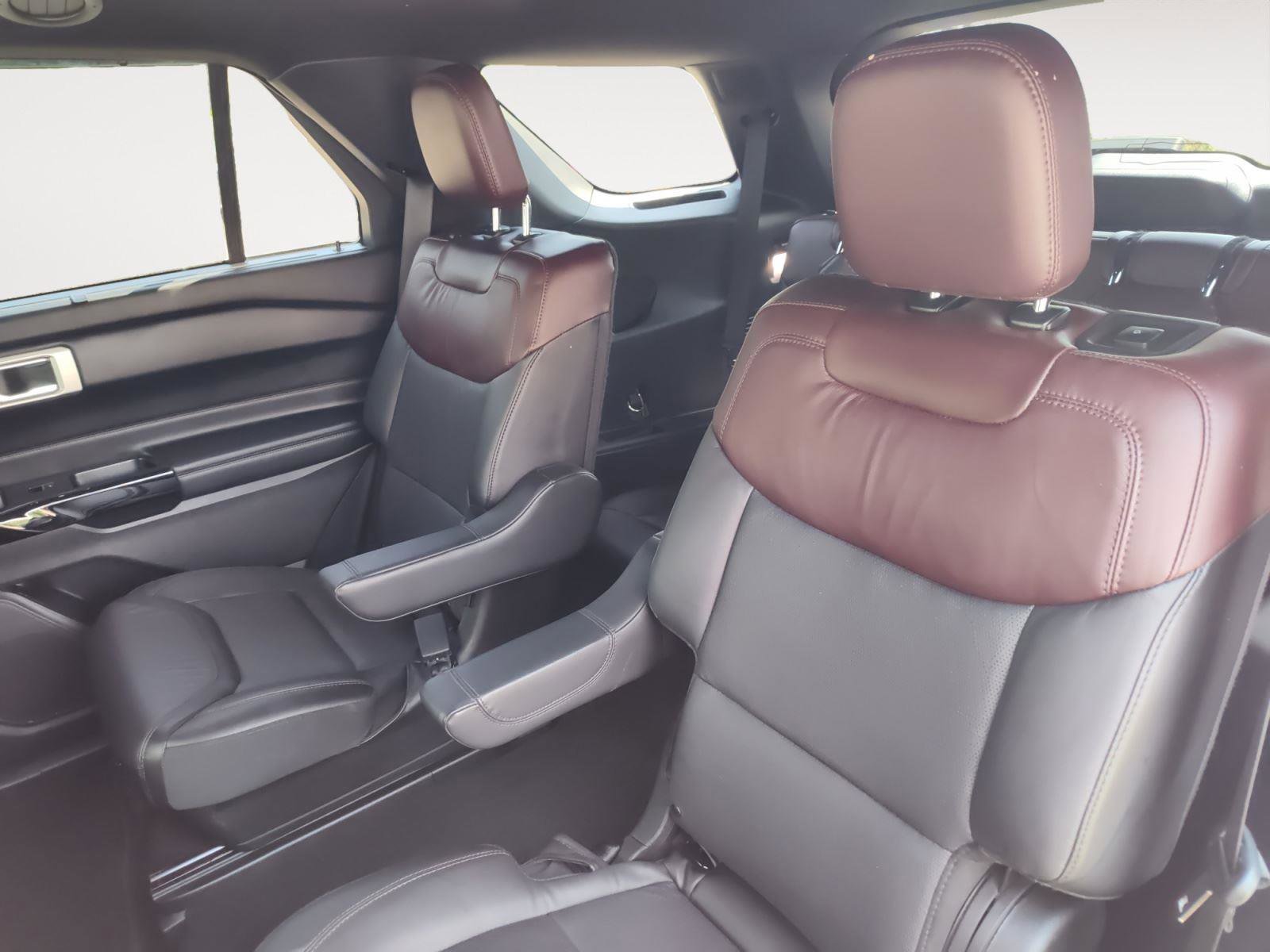 Used 2022 Ford Explorer Platinum w/ Equipment Group 601A image 13