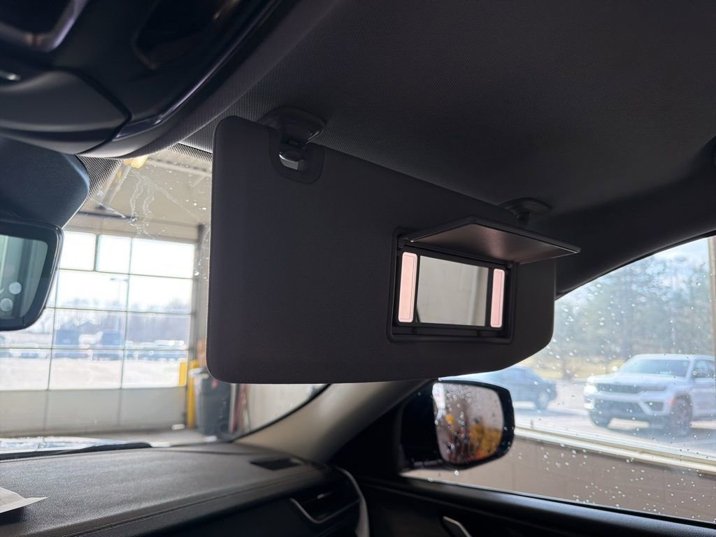 Used 2023 Jeep Grand Cherokee Limited w/ Luxury Tech Group II image 45