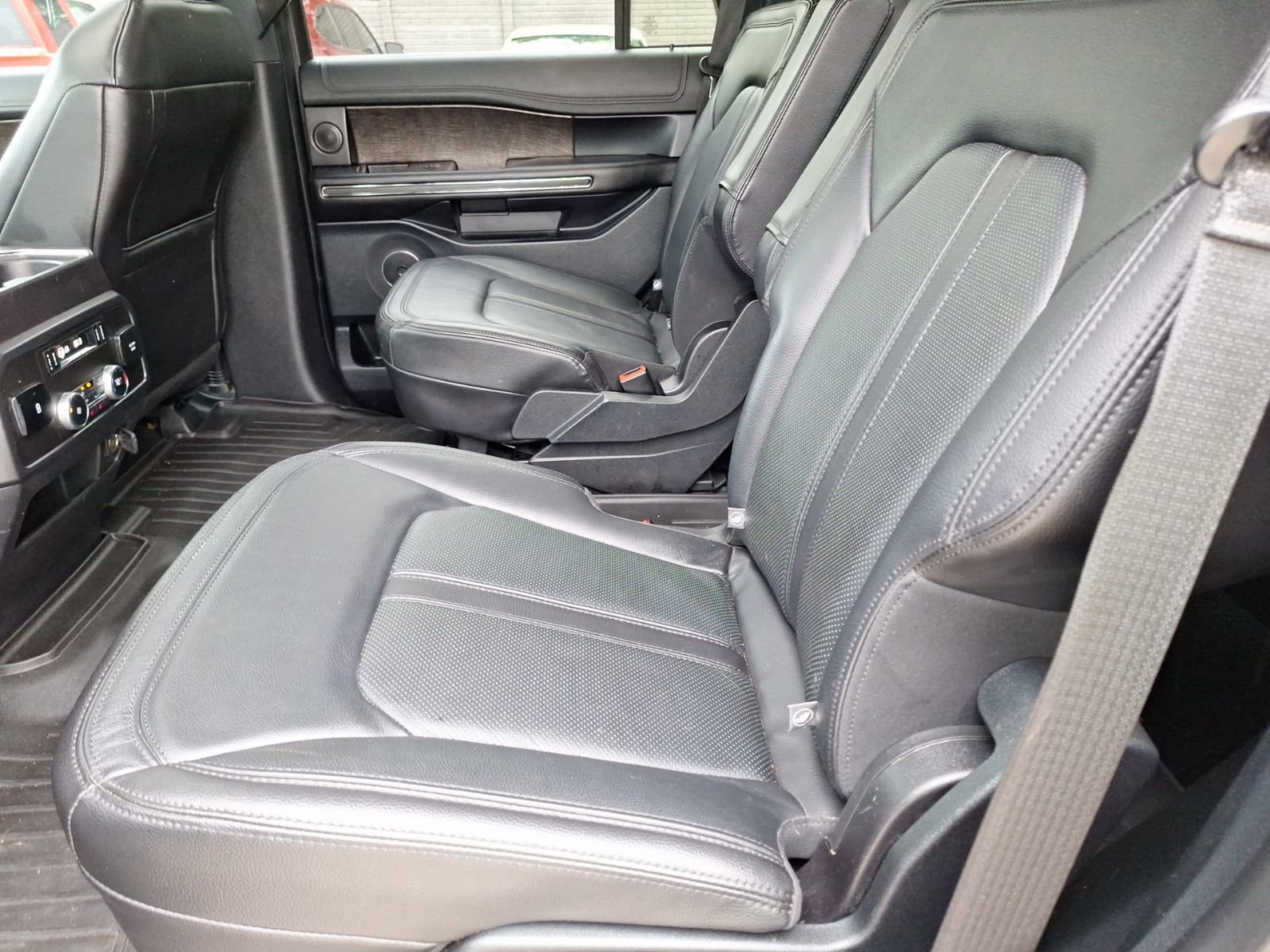 Used 2020 Ford Expedition Limited w/ Texas Edition Package AWD/4WD image 26