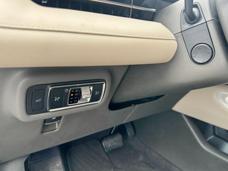 Certified 2024 Lincoln Nautilus Reserve image 14