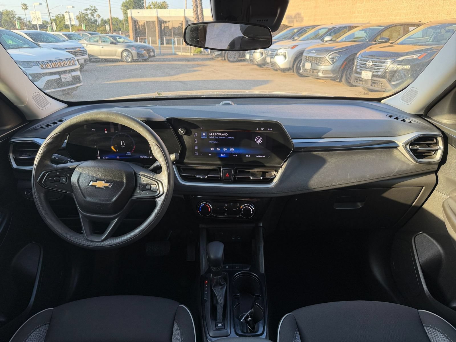 Used 2025 Chevrolet TrailBlazer LT FWD image 32
