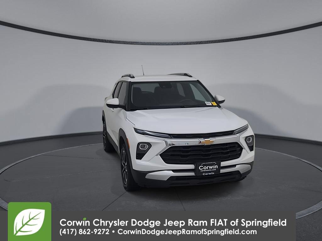 Used 2025 Chevrolet TrailBlazer LT AWD/4WD image 4