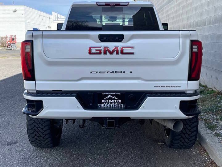 Used 2024 GMC Sierra 3500 Denali w/ Technology Package AWD/4WD image 8