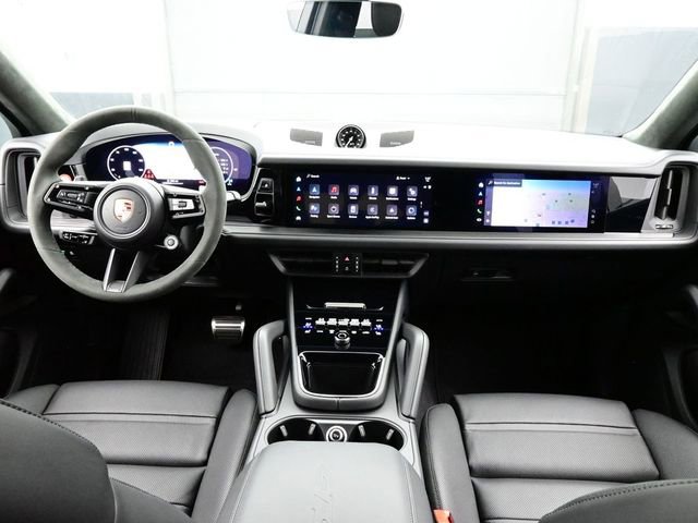 New 2025 Porsche Cayenne GTS AWD/4WD image 20