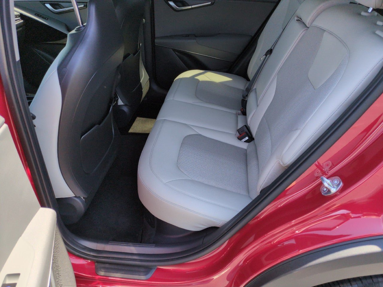 Used 2023 Kia Niro EX FWD image 24