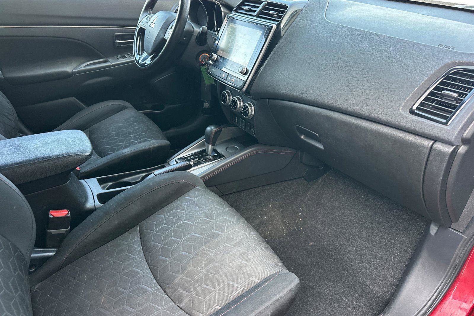 Used 2021 Mitsubishi Outlander Sport Black Edition image 16