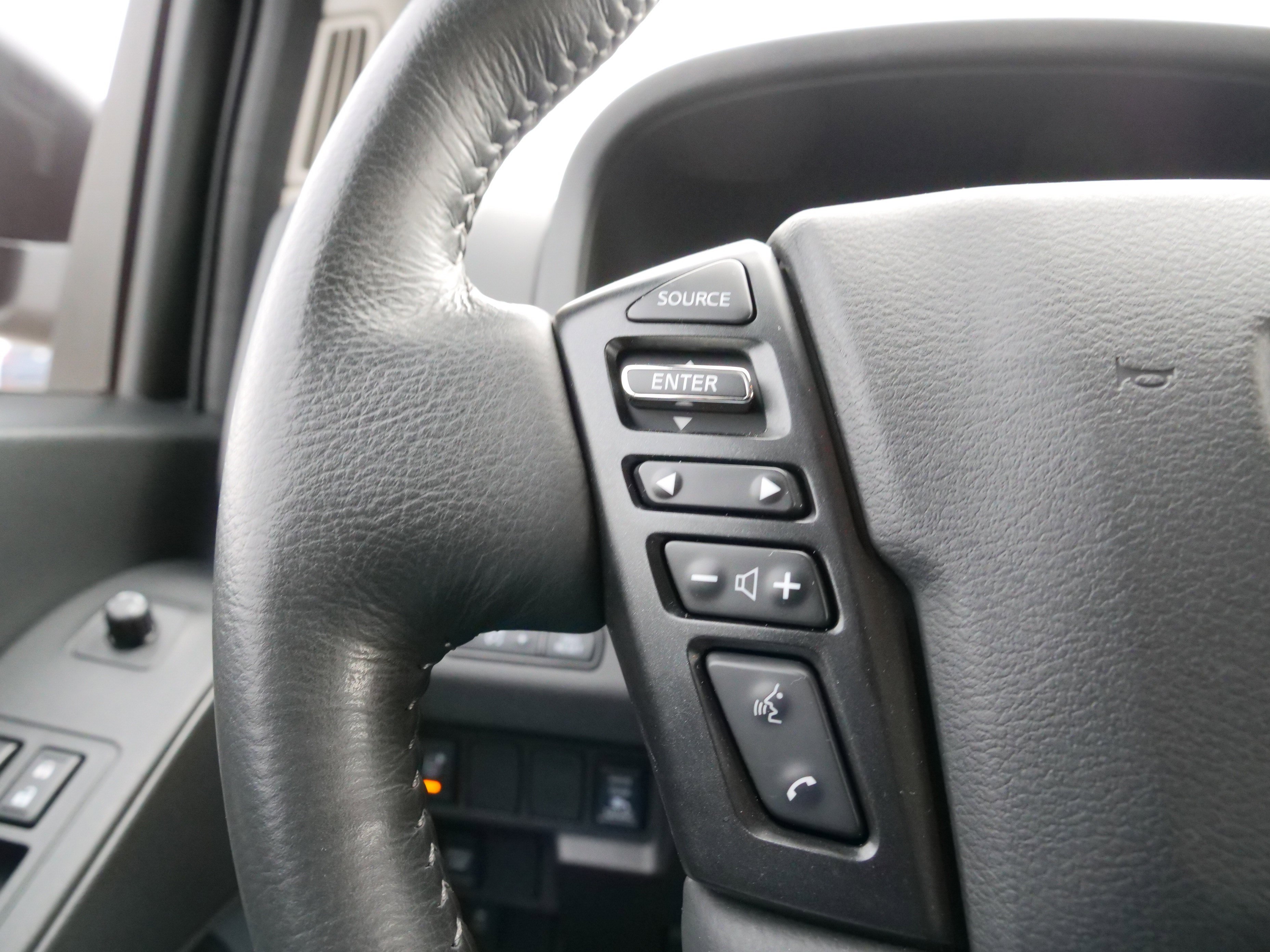 Used 2024 Nissan Frontier SV w/ SV Convenience Package image 22