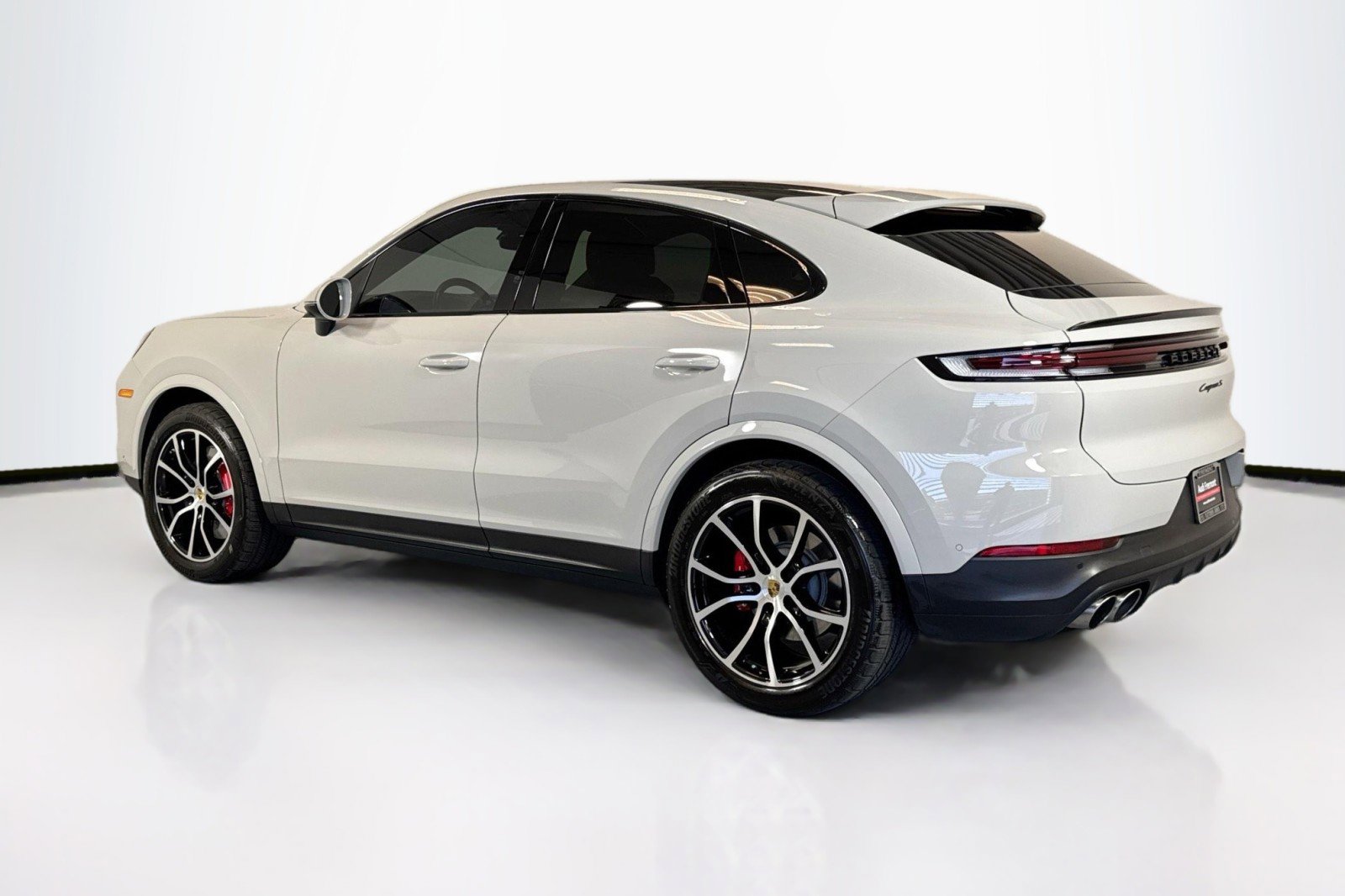 Used 2024 Porsche Cayenne S image 7