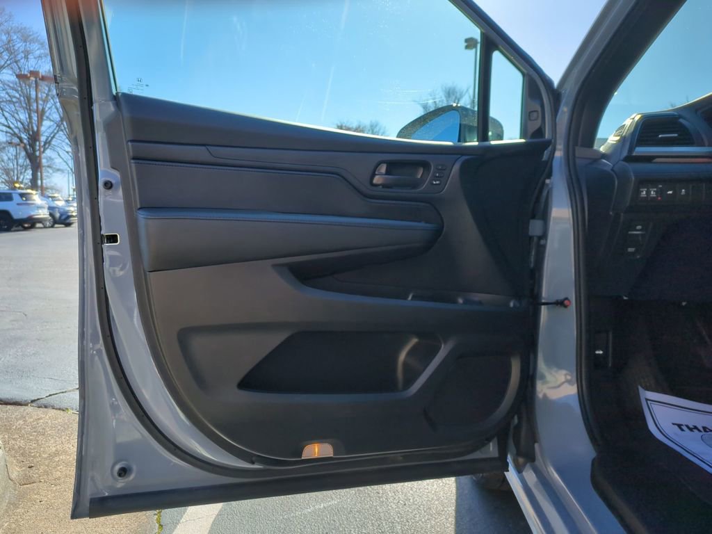 Used 2025 Honda Odyssey Sport-L image 11
