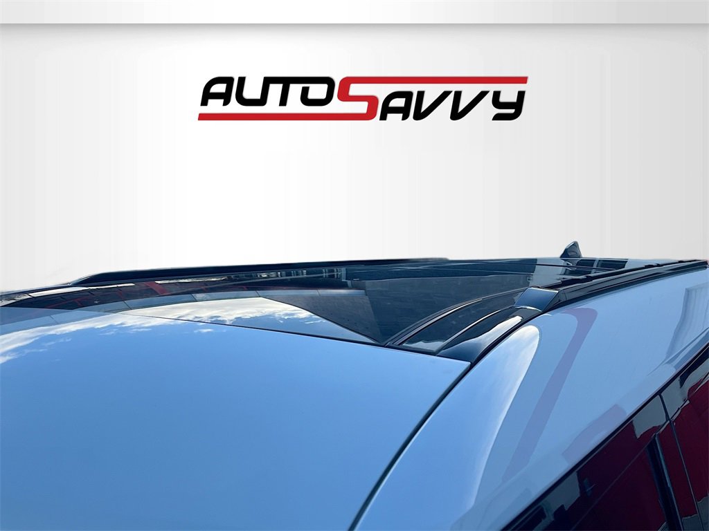 Used 2023 Land Rover Defender 130 SE image 23