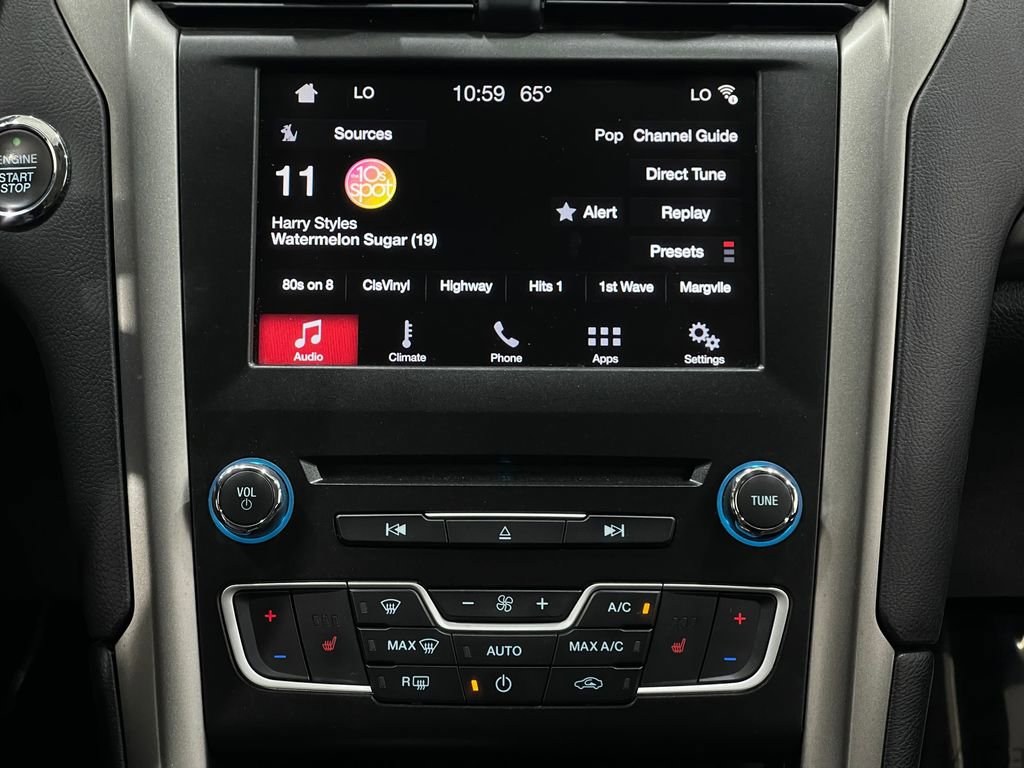 Used 2017 Ford Fusion SE w/ Fusion SE Technology Package image 21