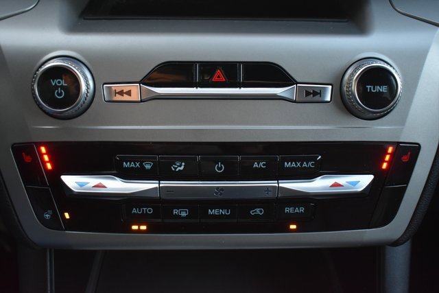 Used 2022 Ford Explorer XLT w/ Equipment Group 202A image 28