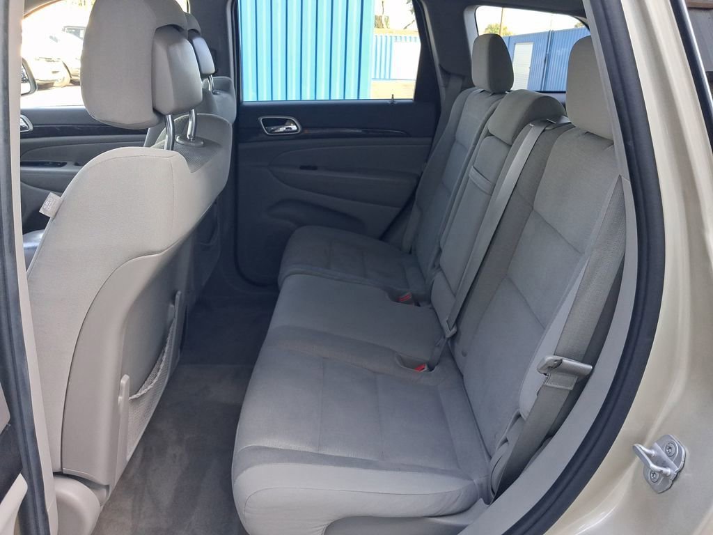Used 2011 Jeep Grand Cherokee Laredo image 30