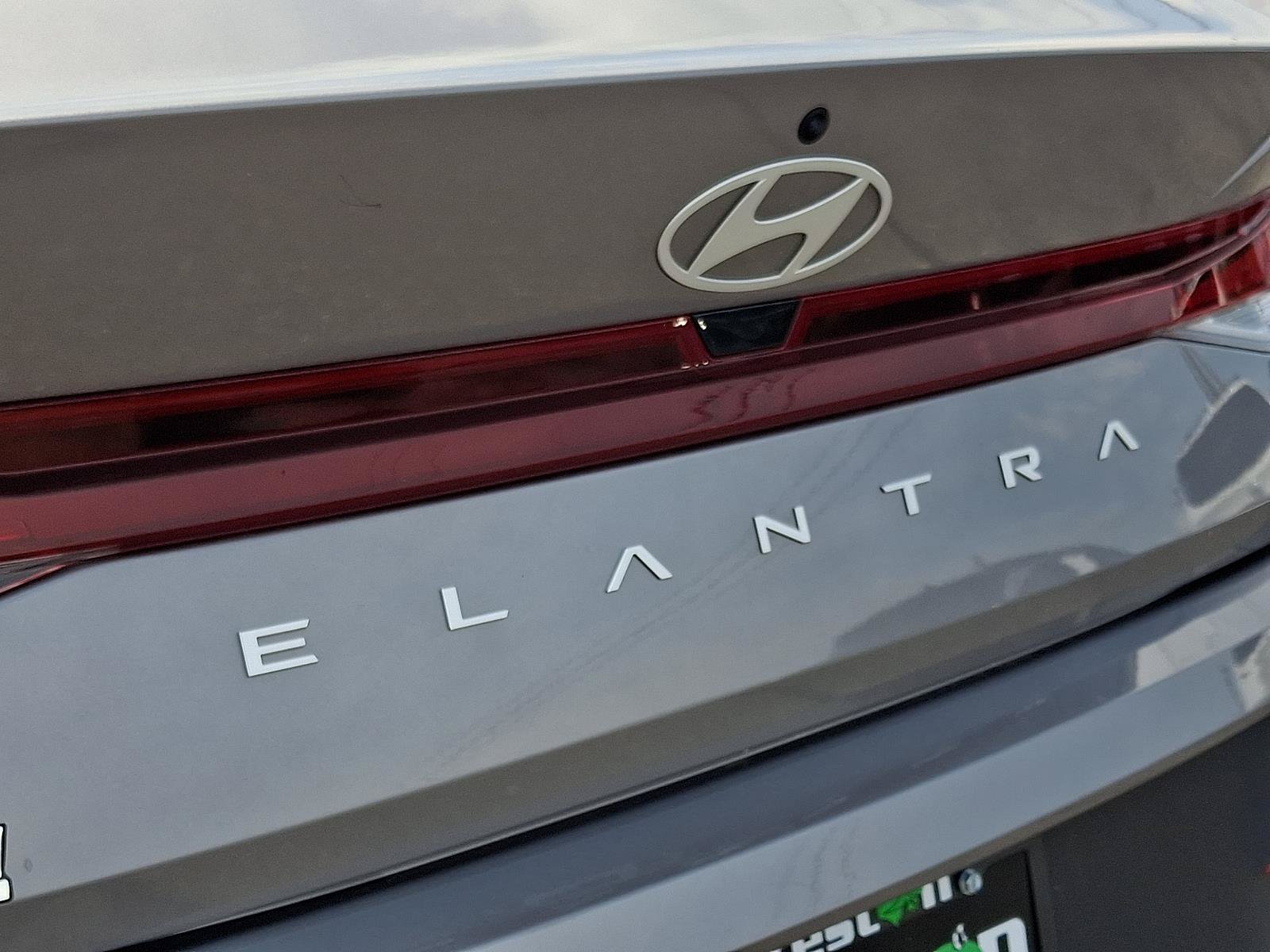 Certified 2024 Hyundai Elantra SE FWD image 28