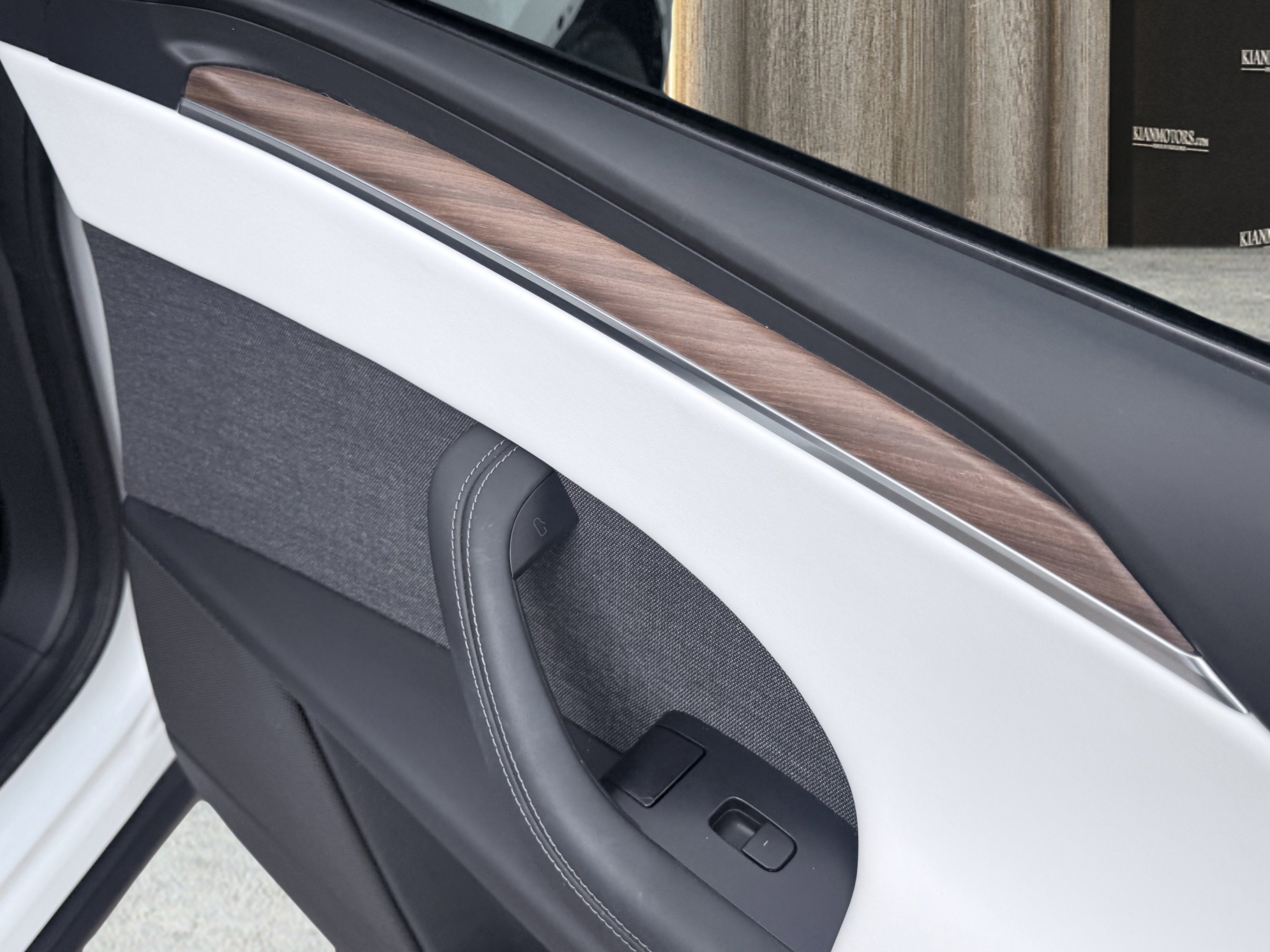 Used 2025 Tesla Model X Long Range image 40