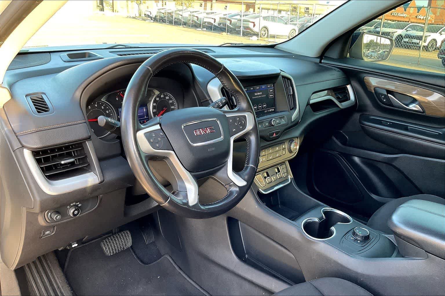 Used 2021 GMC Terrain SLE w/ Elevation Edition FWD image 2