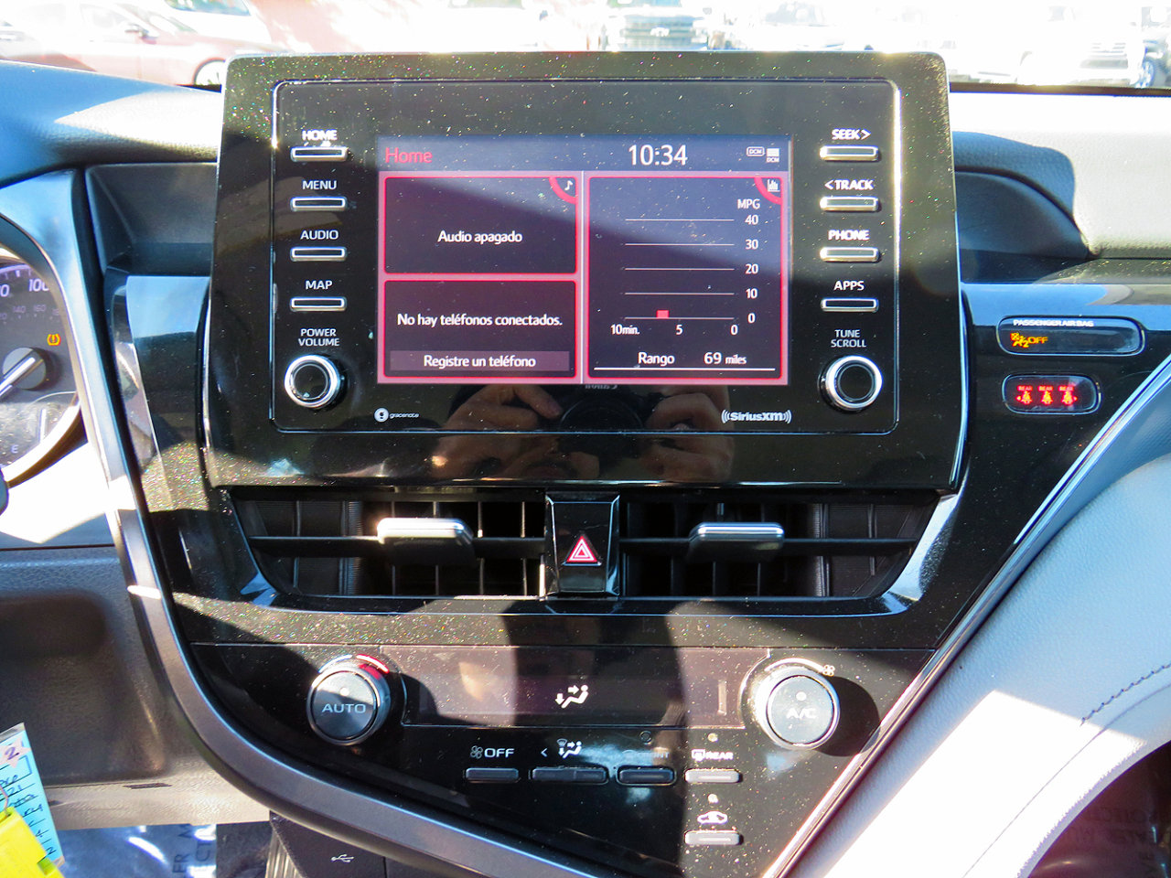 Used 2021 Toyota Camry SE image 30