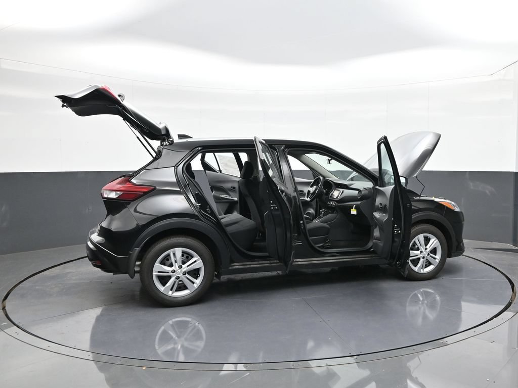 Certified 2025 Nissan Kicks Play S FWD image 37